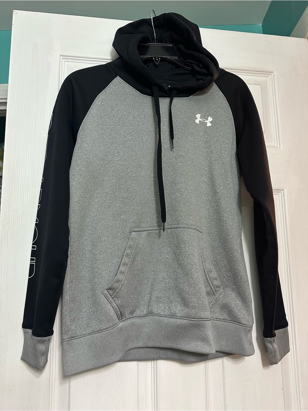 SM/P Under Armour Men’s Gray Front & Black Raglan Sleeve Hoodie
